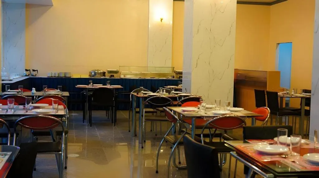 J Two S Pratunam Hotel