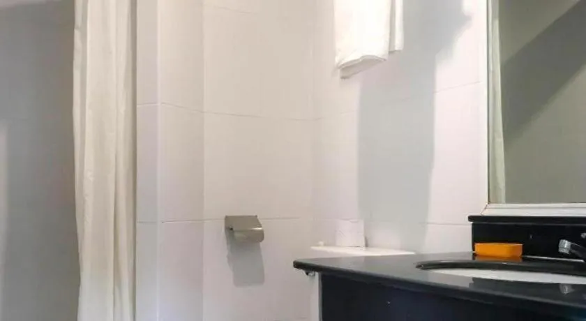 J Two S Pratunam Hotel