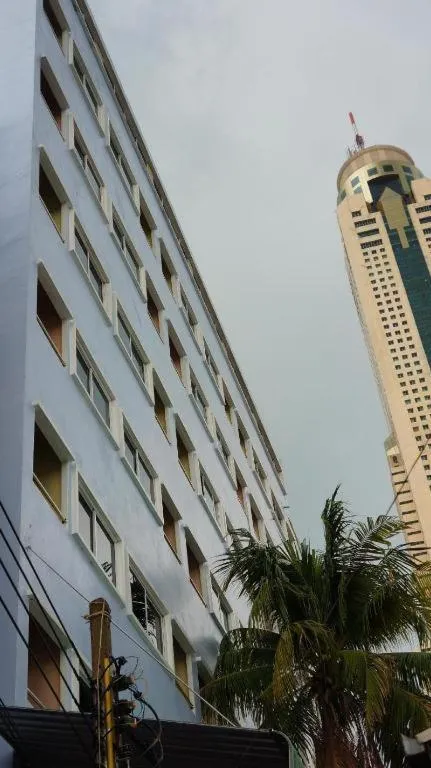 J Two S Pratunam Hotel