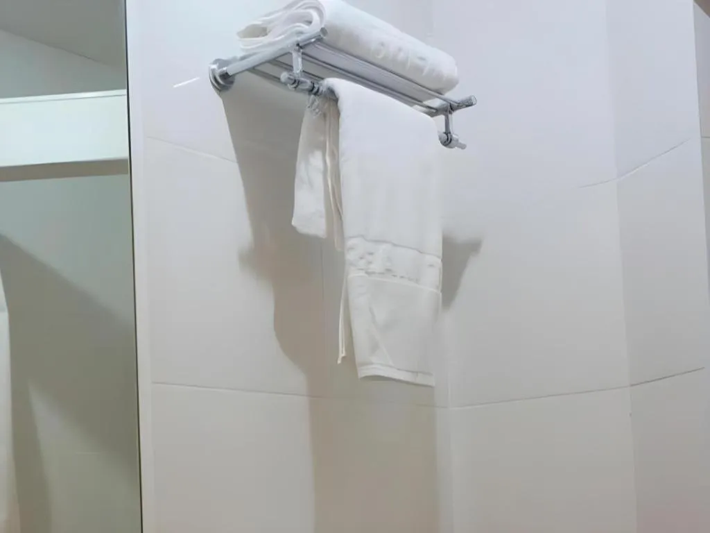 J Two S Pratunam Hotel