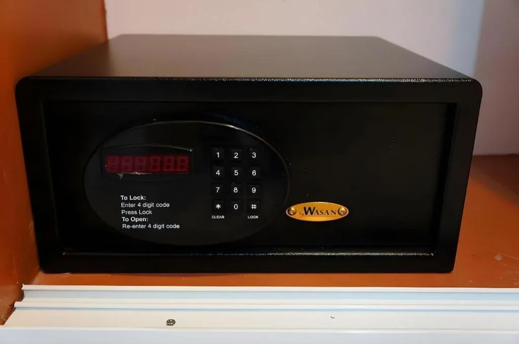 J Two S Pratunam Hotel