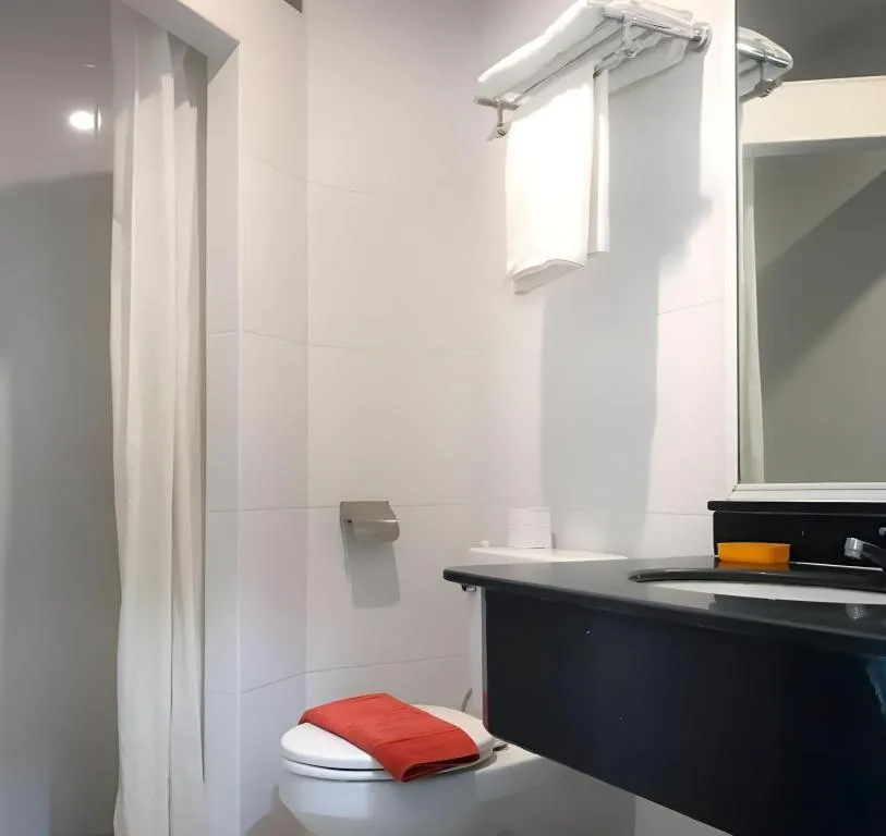 J Two S Pratunam Hotel