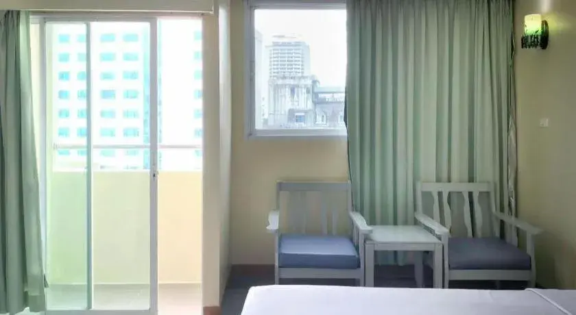 Bed in J Two S Pratunam Hotel Bed in J Two S Pratunam Hotel