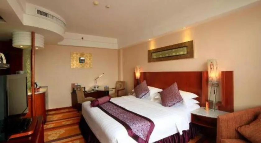 Bed in Gem Flower Jinyu Sunshine Hotel