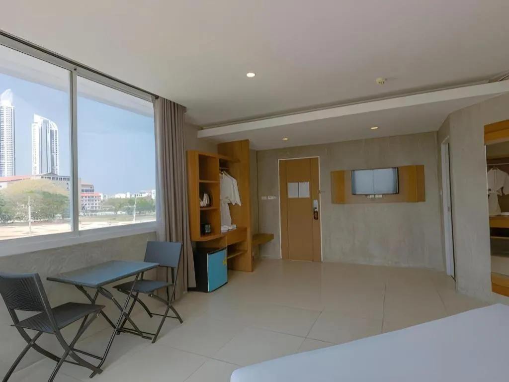 B2 Jomtien Pattaya Boutique & Budget Hotel