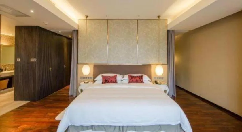 Bed in DongGuan JOYC Hotel 