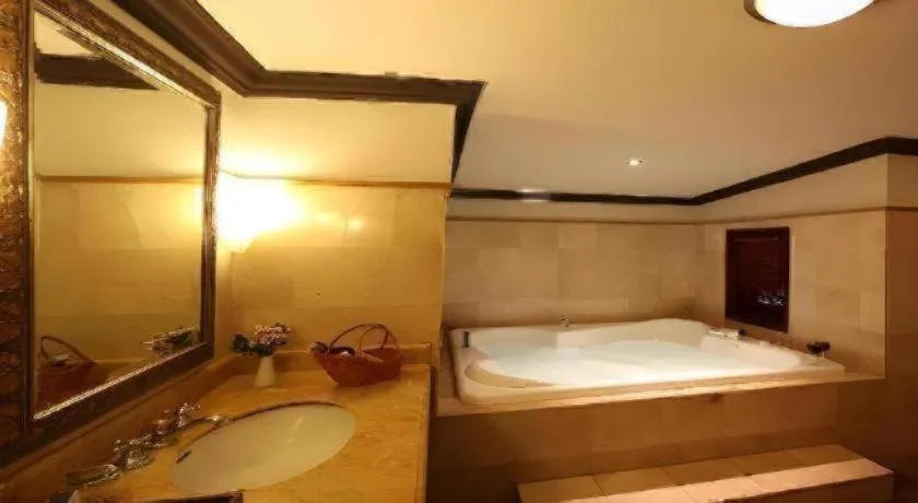 Bed in Taman Dayu Golf Club and Resort