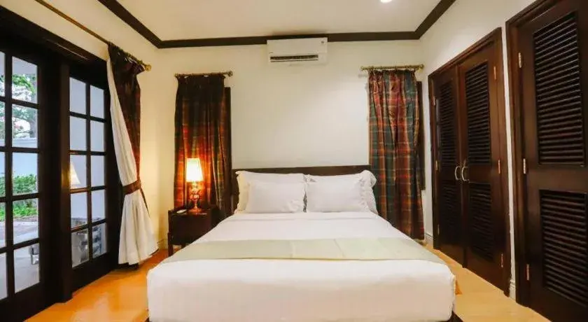 Bed in Taman Dayu Golf Club and Resort Bed in Taman Dayu Golf Club and Resort