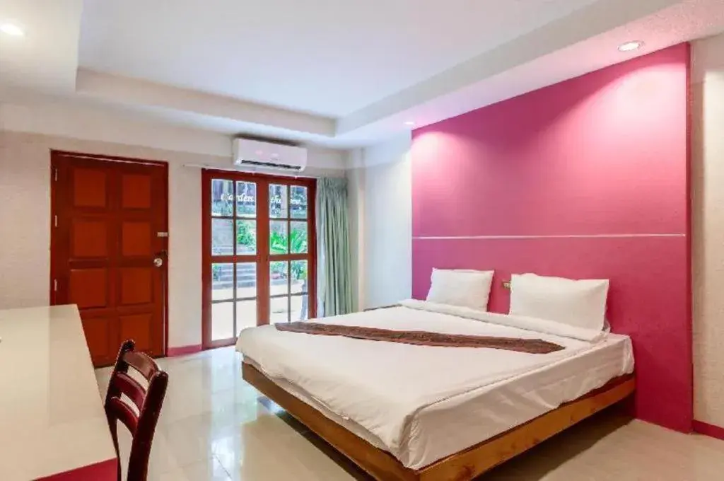 Bed in Beverly Hill Park Hotel Bed in Beverly Hill Park Hotel