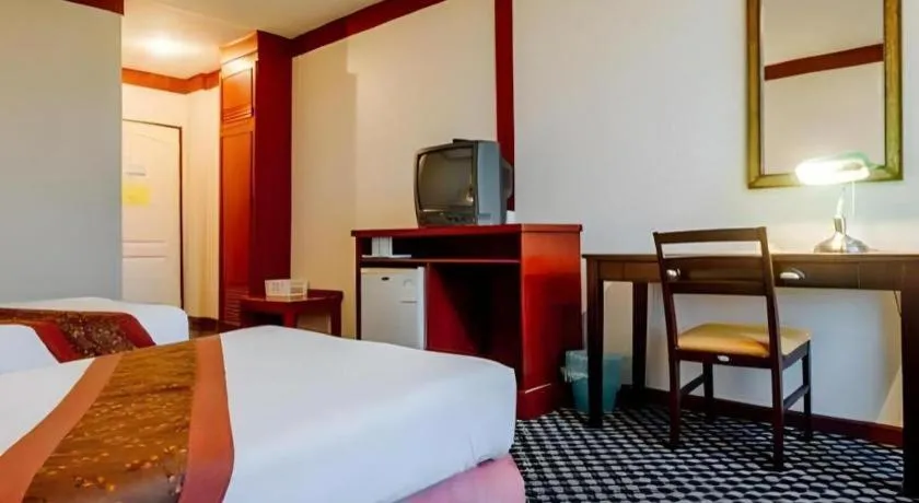 Bed in Beverly Hill Park Hotel