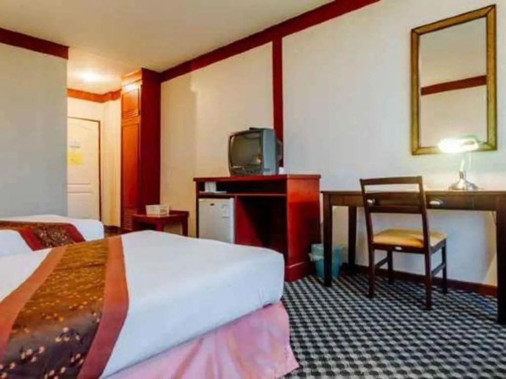 Bed in Beverly Hill Park Hotel