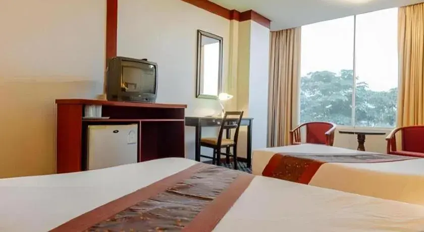 Bed in Beverly Hill Park Hotel Bed in Beverly Hill Park Hotel