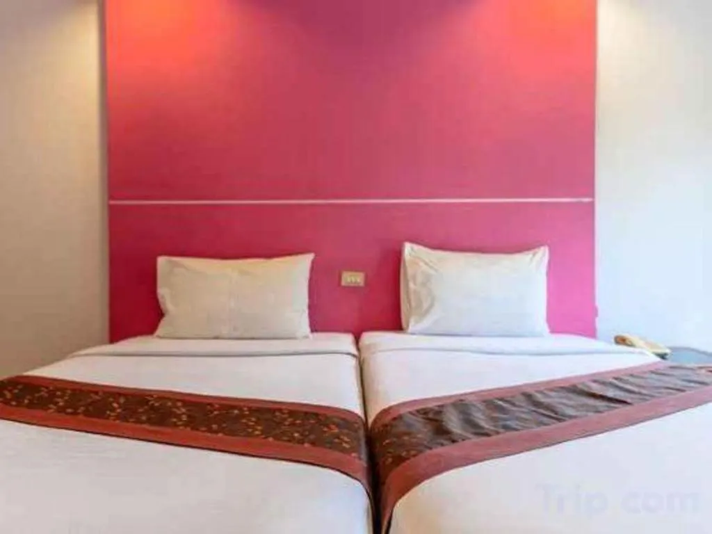 Bed in Beverly Hill Park Hotel