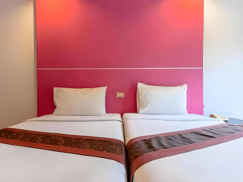 Bed in Beverly Hill Park Hotel