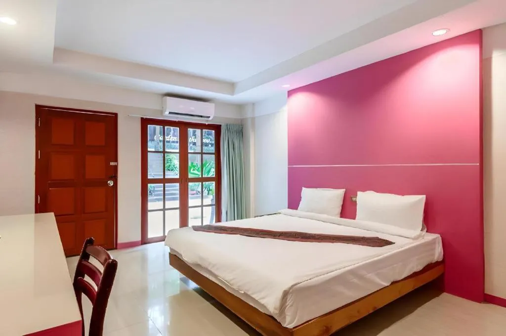 Bed in Beverly Hill Park Hotel