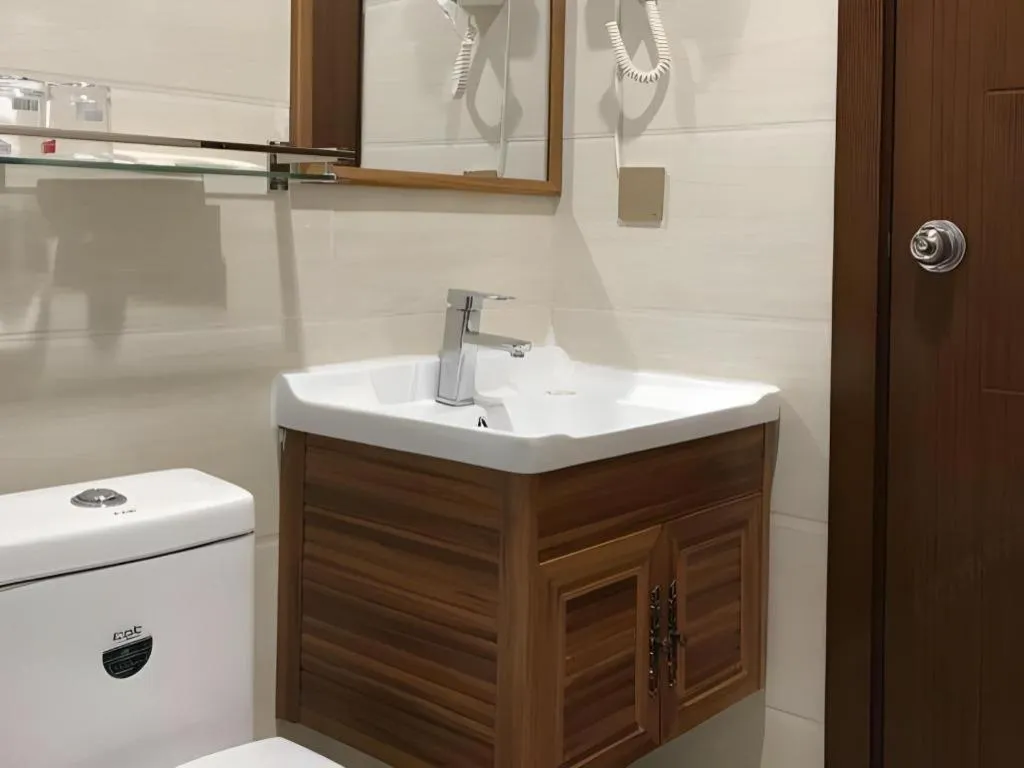 Renhe Good East Hotel