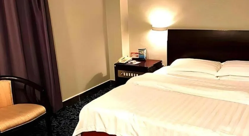 Bed in Renhe Good East Hotel