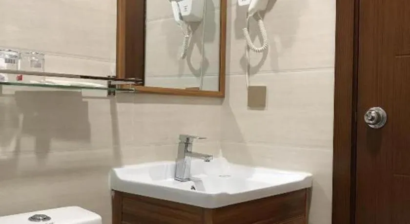 Renhe Good East Hotel