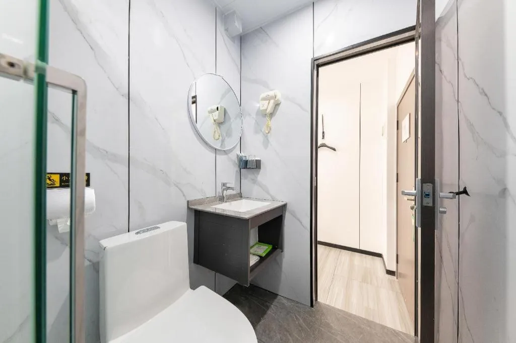 Renhe Good East Hotel