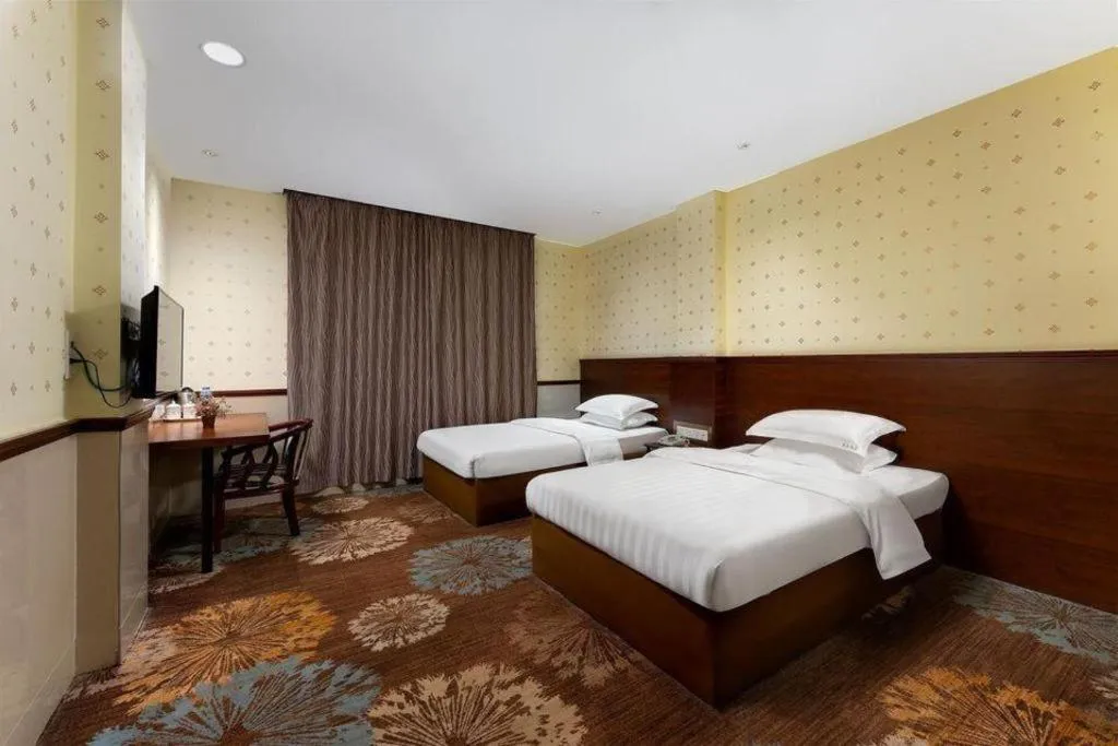 Bed in Renhe Good East Hotel