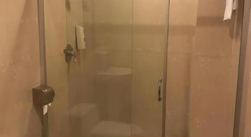 Renhe Good East Hotel