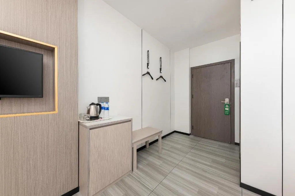 Renhe Good East Hotel