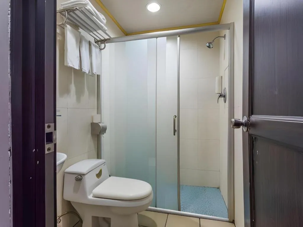 Renhe Good East Hotel