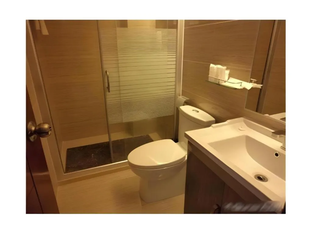 Renhe Good East Hotel