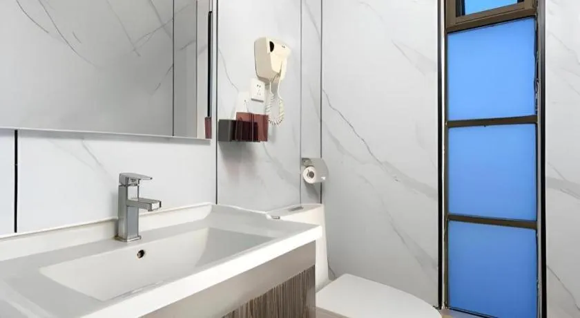 Renhe Good East Hotel