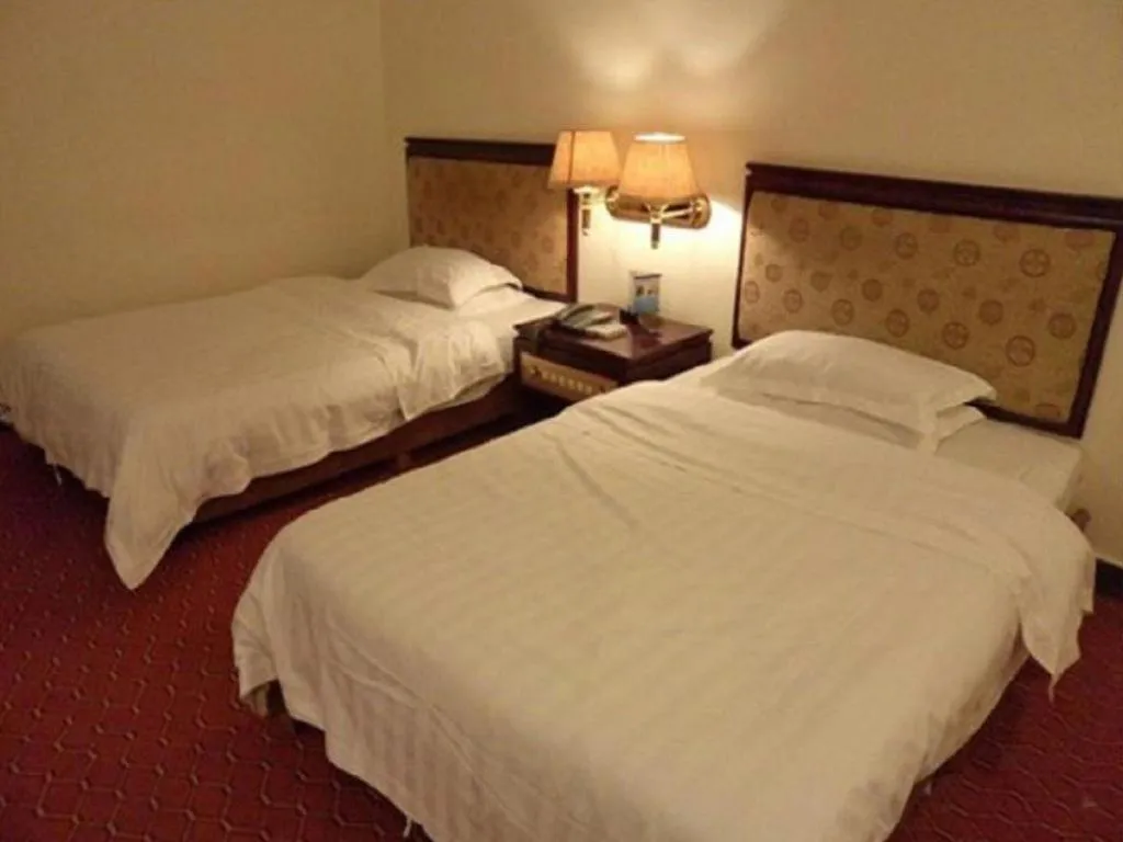 Bed in Renhe Good East Hotel