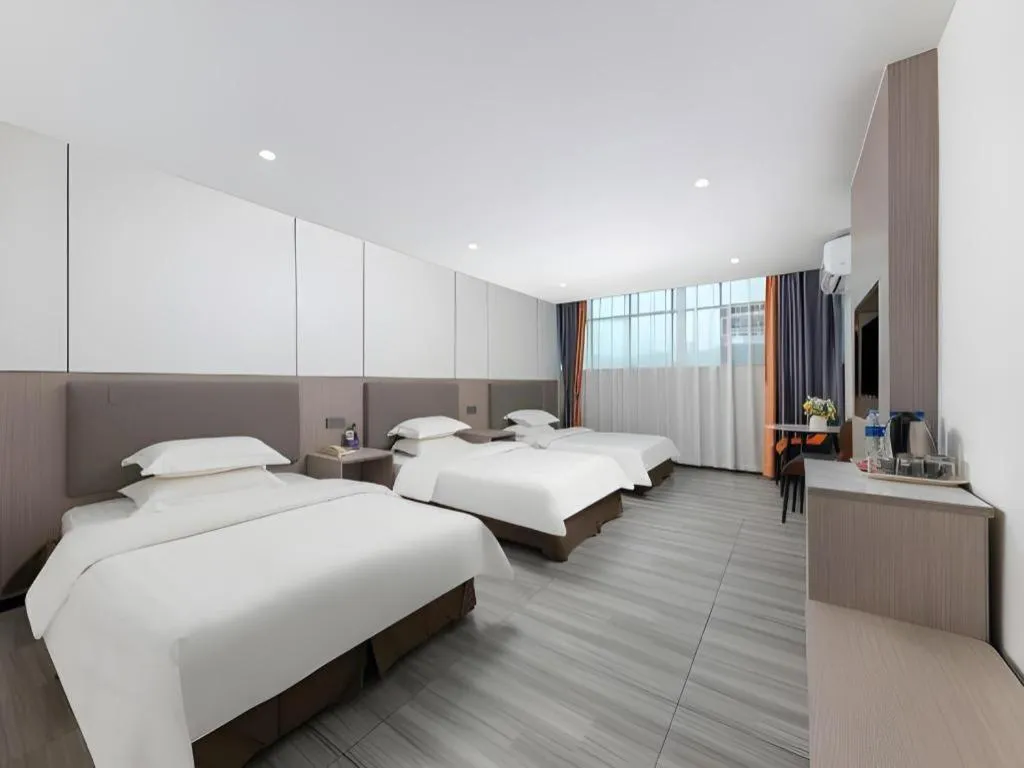 Bed in Renhe Good East Hotel