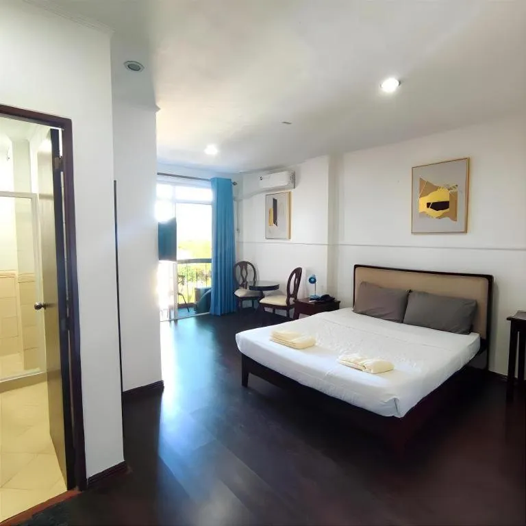 Bed in NYC Manhattan Suites