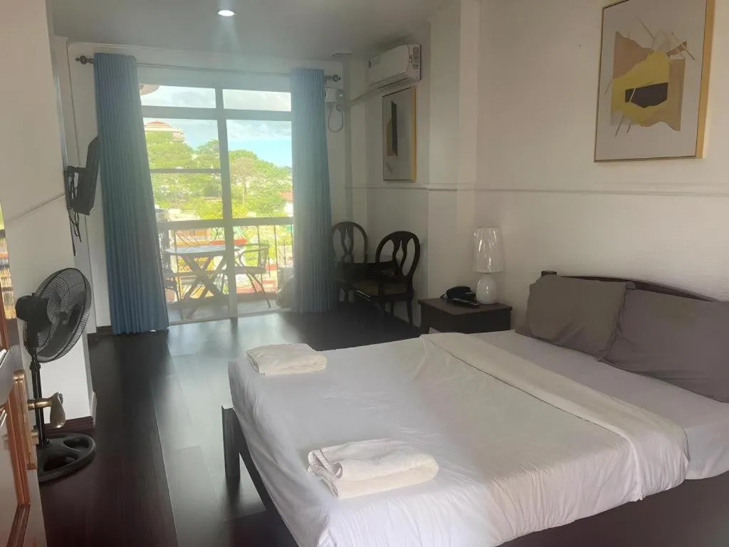 Bed in NYC Manhattan Suites