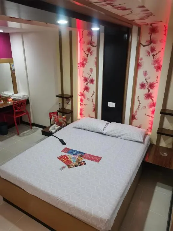 Bed in Hotel Sogo Tarlac