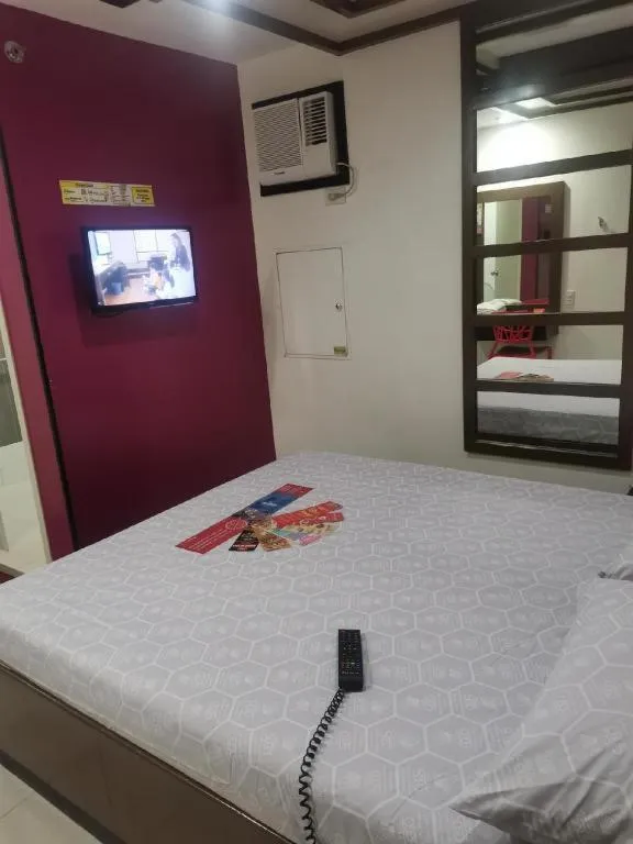 Bed in Hotel Sogo Tarlac