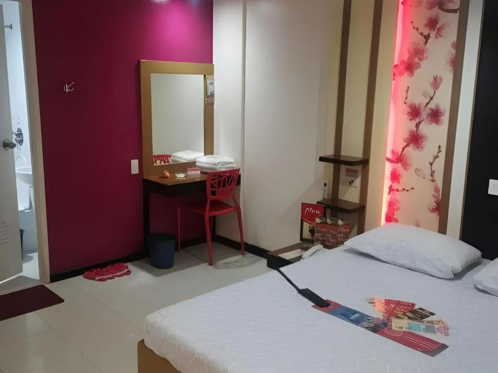 Bed in Hotel Sogo Tarlac