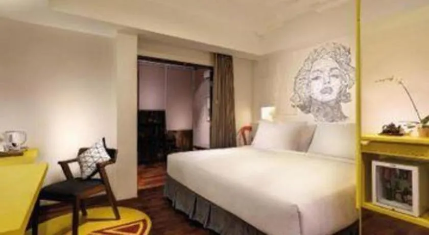 Bed in The Silk Art Design Hotel