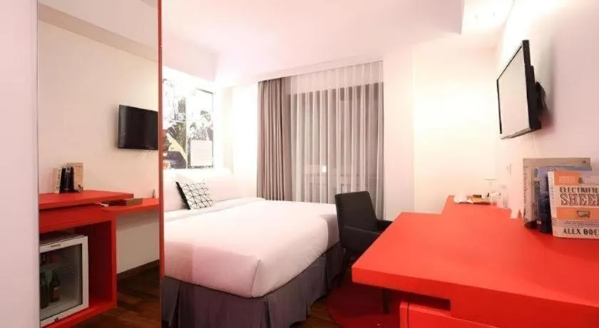 Bed in The Silk at Dago Boutique Hotel