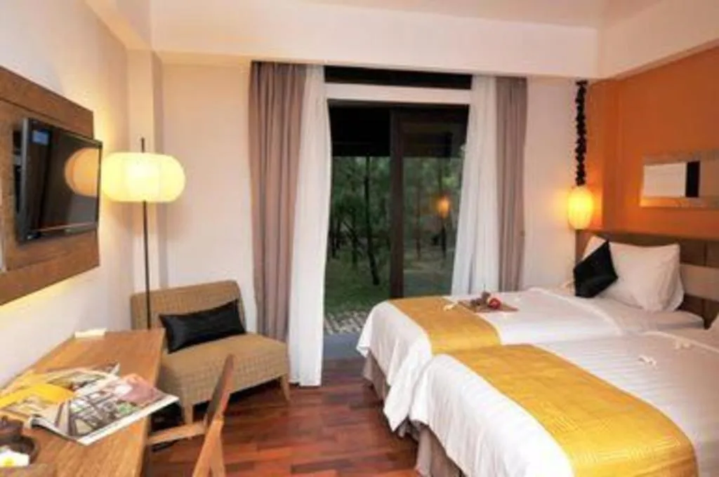 Bed in The Silk at Dago Boutique Hotel