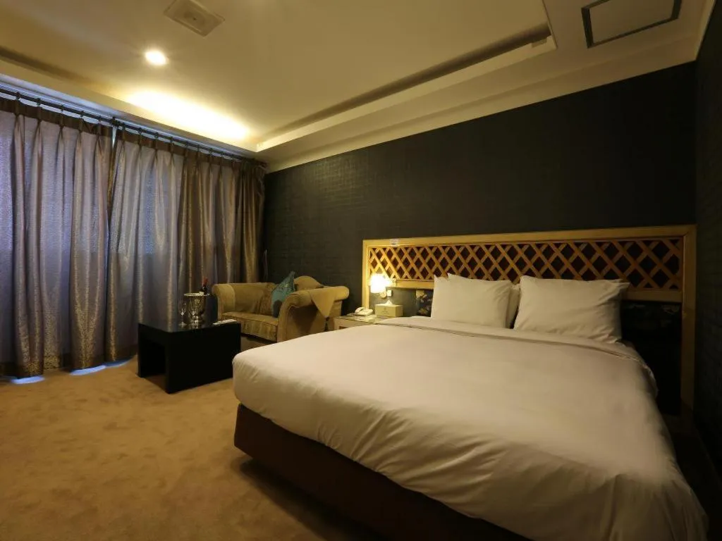 Bed in Metro Tourist Hotel Cheonan