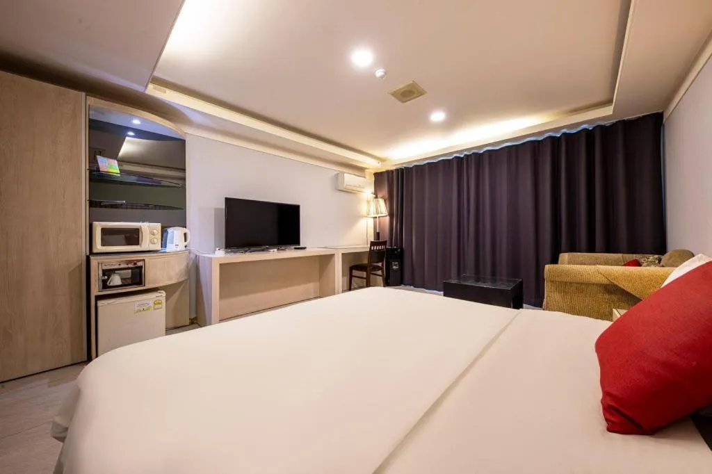 Bed in Metro Tourist Hotel Cheonan