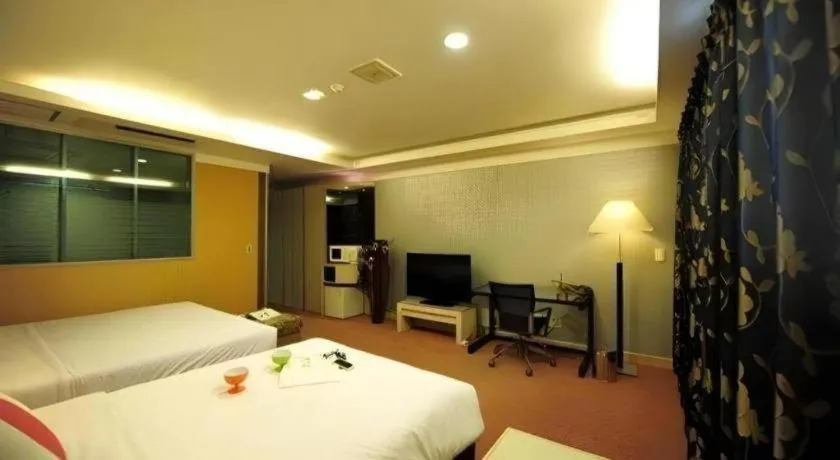 Bed in Metro Tourist Hotel Cheonan