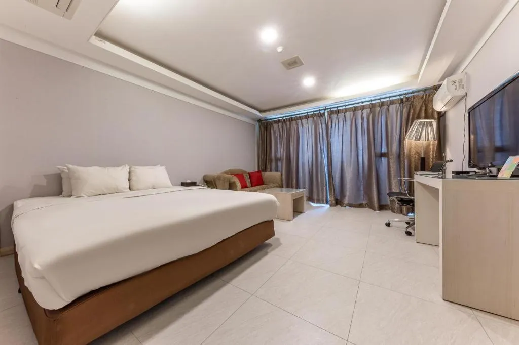 Bed in Metro Tourist Hotel Cheonan