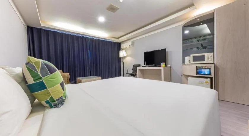 Bed in Metro Tourist Hotel Cheonan