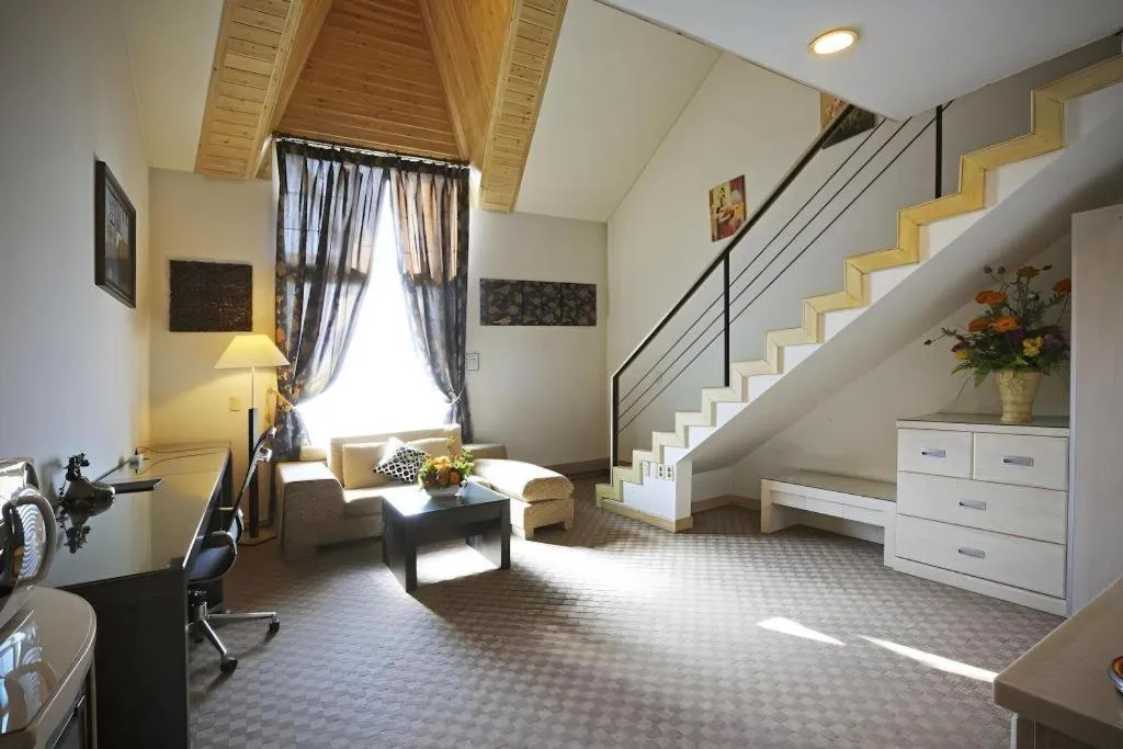 Metro Tourist Hotel Cheonan