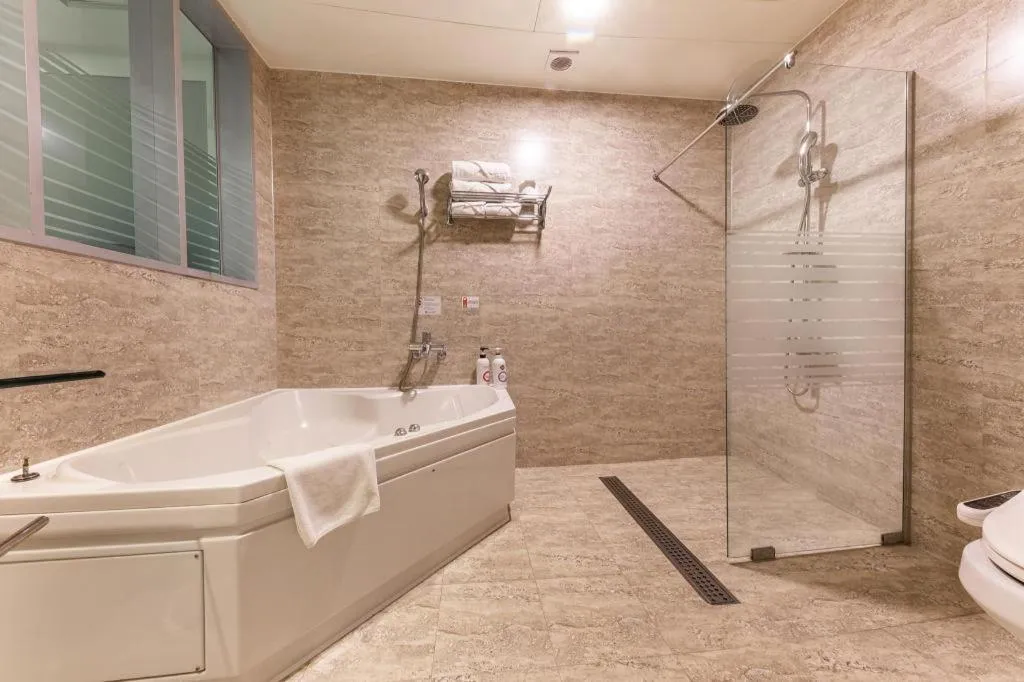 Metro Tourist Hotel Cheonan