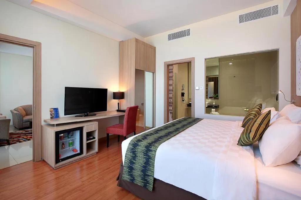 Bed in Golden Tulip Galaxy Hotel Banjarmasin