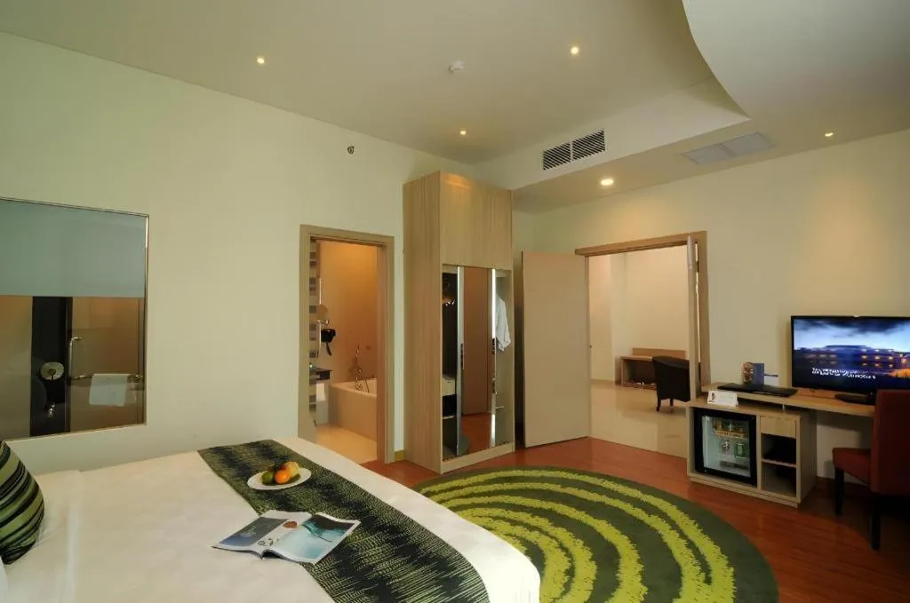 Bed in Golden Tulip Galaxy Hotel Banjarmasin