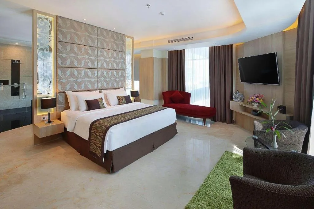 Bed in Golden Tulip Galaxy Hotel Banjarmasin