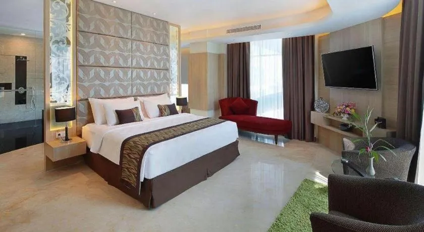 Bed in Golden Tulip Galaxy Hotel Banjarmasin